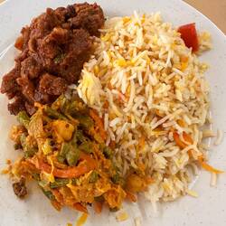 Post Bike Fuel: Beef Biryani (again) und bisschen Veggies! Indian Food = ❤️