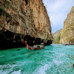 On the way to Pi Leh Bay