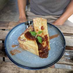 French Toast at Smiling Buffalo Cafe. Oui Betrand!