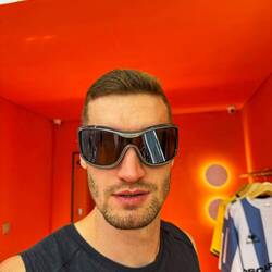 Mit dem riise Tönder gsesch id Zuekunft - und si isch verdammt schnell 😎😆