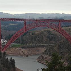 Eiffel Brücke/ Garabit Viadukt, das 1880 vom Eiffelturm Architekt nach selber Struktur gebaut worde