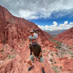 Las tres señoritas y el hombre