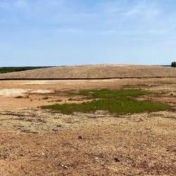 Der "Dolmen de Soto" befindet sich unter diesem "UFO"