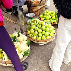 Đà Lạt ist auch bekannt für eine Vielzahl von Früchten.
