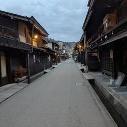 La vieille ville by night
