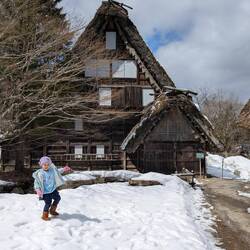 Mimi redécouvre la neige
