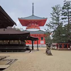 Seuls avec les flocons au complexe Danjo-garan