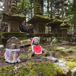 Jizô bien habillé!