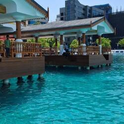 Une eau incroyablement bleue