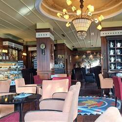 Café Lloyd Marian
