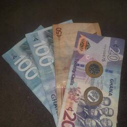 Die Geldscheine hier sind nicht spannend - haben alle das gleiche Motiv (Kurs zum €: 1:17)