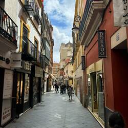 So sehen fast alle Gassen in Sevilla aus, hübsch und alle 30m ne Eisdiele