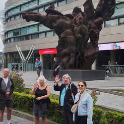 Dodecathlos' Escultura de Vicente Larrea