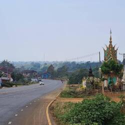 auf dem Weg zum Tad Gneuang Wasserfall