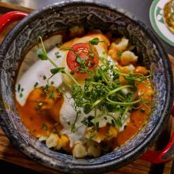 Hühnerpaprikasch mit geräucherten Sauerrahmnudeln