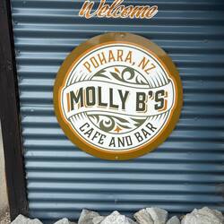 Molly B's Cafe - great coffee and kai