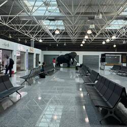 Aeroporto Internacional Quatro de Fevereiro