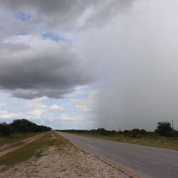 ...schließlich zieht eine heftige Regenfront auf