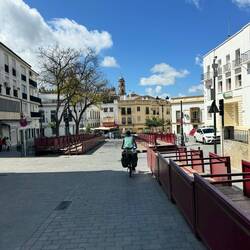 Für die Osterprozession wird in allen Städten schon vorbereitet