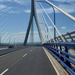 Der Anstieg war nicht ohne. Auf dem Streifen den wir passiert sind ist kein einziges Auto gefahren