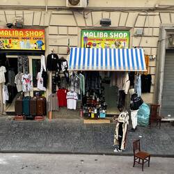 Morgendlicher Blick aus meinem Hotelzimmer gleich am Piazza Giuseppe Garibaldi