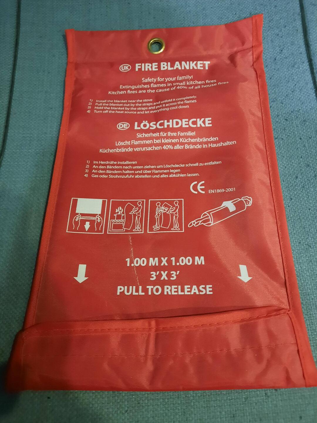 Löschdecke = RETTUNG. Die nächsten 2 (!) wurden bereits bestellt.
