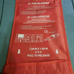 Löschdecke = RETTUNG. Die nächsten 2 (!) wurden bereits bestellt.