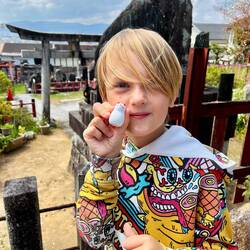 En lille ræv med en lille ræv 🦊🥰