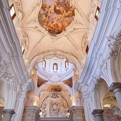 Eglise du purgatoire à Marsala. Le dôme est magnifiquement décoré