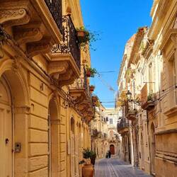 Les ruelles de Syracuse sont encore calmes en avril