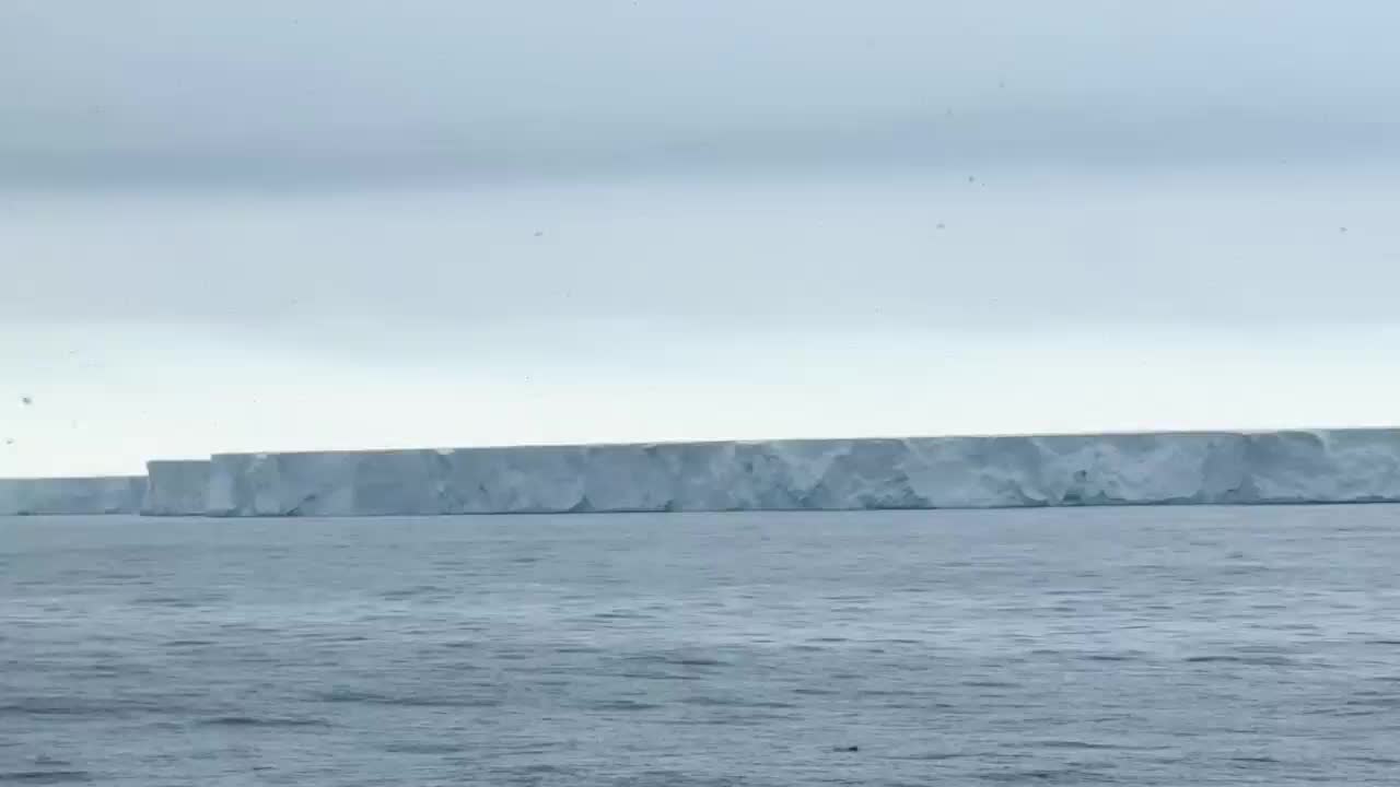 D32 is a massive tabular berg even after all the melting since 2022 — Antarctica