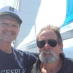 Begleitet hat mich der Neuseeländer Gary, Bootsnachbar am Steg in Kalamata.