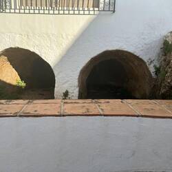 Cárcavos housed the wheels and also allowed the water to escape.