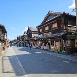 Plein d'échoppes, bref le temple de la consommation!
