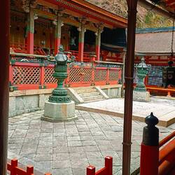 On peut rentrer dans un des bâtiments du temple