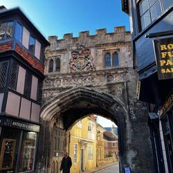Approach to the Cathedral centre