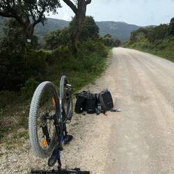Aber es gibt auf jeden Fall schlechtere Orte einen Platten zu haben. Nach 30min gings weiter