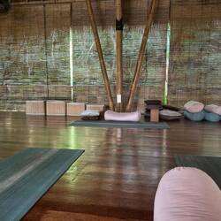 D Tanja i dere Ziit is Yoga 🧘‍♀️