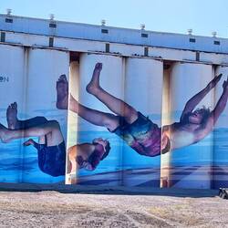 Tumby Bay silo art