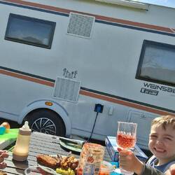 Wir haben direkt auf den Urlaubsstart angestoßen