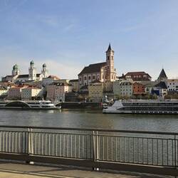 Passau die drei Flüssestadt sehen wir nur vom Bus aus, denn es ist Zeit zum Ablegen