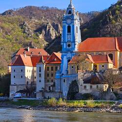 Dürnstein mit der blauen Kirche