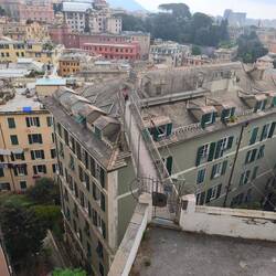 Straßen Zugang über das Dach