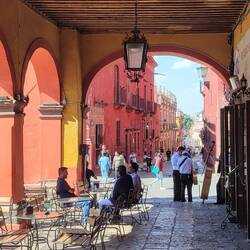 Arkaden am Jardín Allende