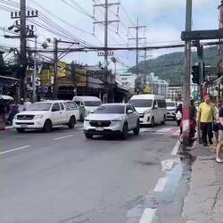 Kaum angekommen - erstmal fragen, ob Xenia Geld hat 🤣