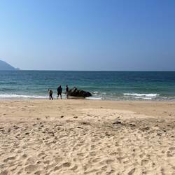 Vi måtte lige have fødderne i havet - det var friskt 😏