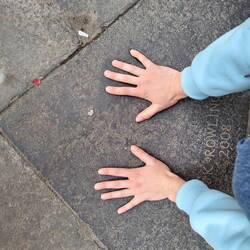 Michis Hände passen genau