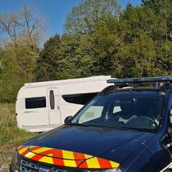 Rückwärts stumpf in den Acker gerammt. 😥