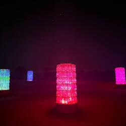 Mit dem Sternbild "Kreuz des Südens" in der Mitte