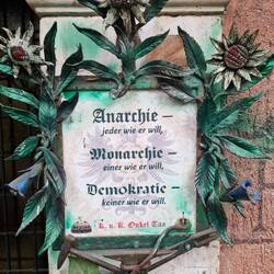 Museum und Restaurant Onkel Taa... schon äußerlich sehr gewöhnungsbedürftig 😉